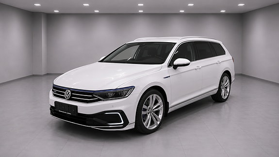 Volkswagen Passat 3 of 30