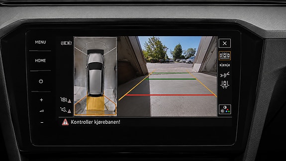 Volkswagen Passat 17 of 30