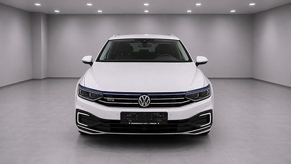 Volkswagen Passat 2 of 30
