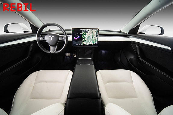Tesla Model 3 11 of 27