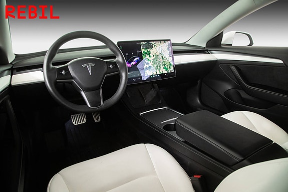 Tesla Model 3 9 of 27