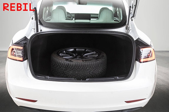 Tesla Model 3 24 of 27
