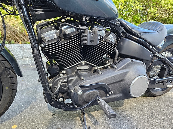 Harley-Davidson FXBB Street Bob 8 of 12