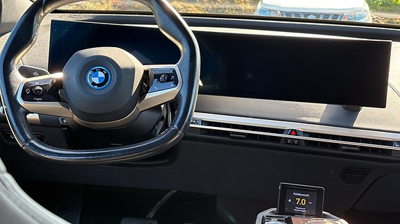 BMW iX 21 of 30