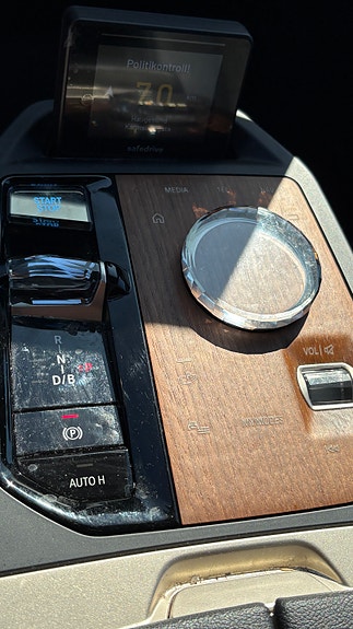 BMW iX 15 of 30