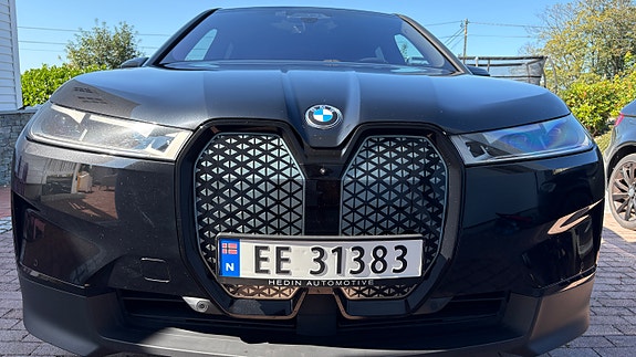 BMW iX 4 of 30