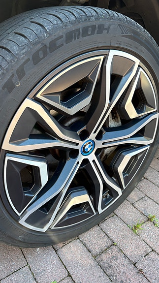 BMW iX 5 of 30