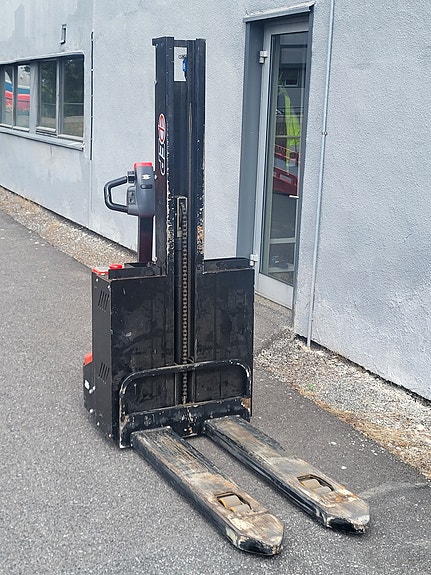 EP ES08WAI. MASKIN MED MONOMAST OG INTITIALIFT - FIN FOR LASTEBILER. KAN KJØRE 2 PALLER 2 of 5