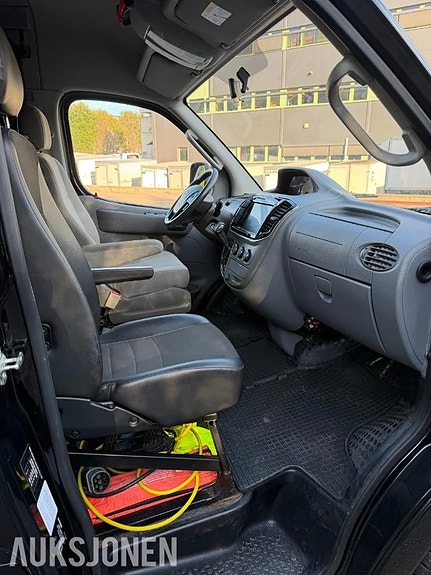 Maxus ev80 21 of 28