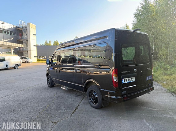 Maxus ev80 10 of 28