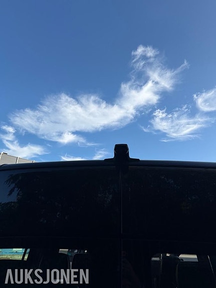 Maxus ev80 26 of 28