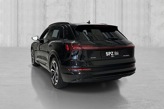 Audi e-tron 7 of 19