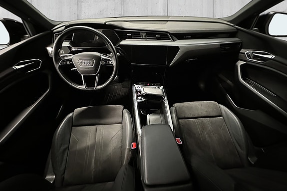 Audi e-tron 9 of 19