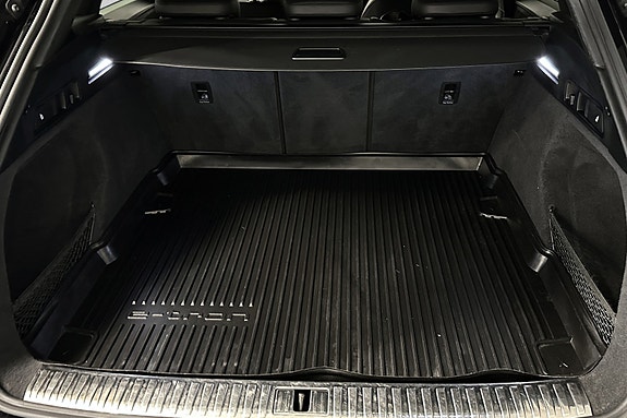 Audi e-tron 19 of 19