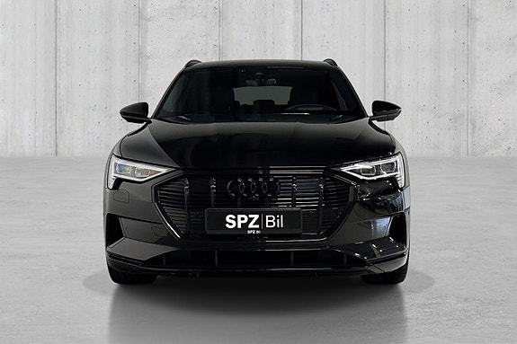 Audi e-tron 2 of 19