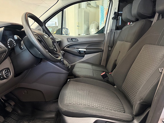 Ford Transit Connect 12 of 19