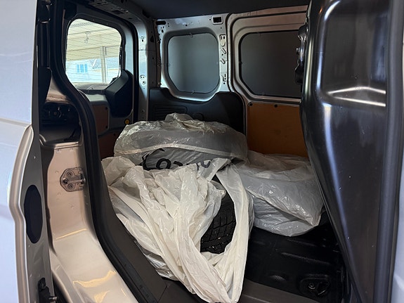 Ford Transit Connect 10 of 19