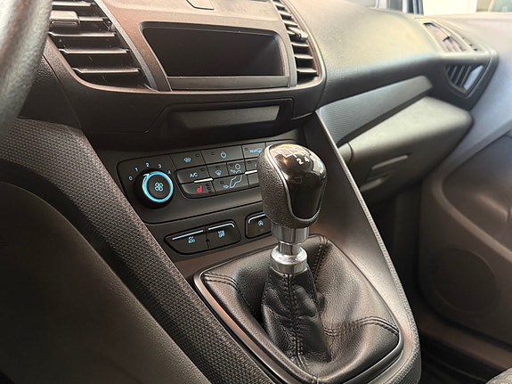 Ford Transit Connect 15 of 19