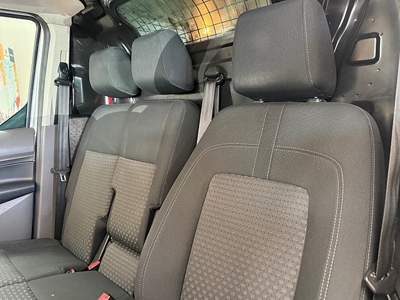 Ford Transit Connect 13 of 19