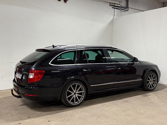 Skoda Superb 14 of 30