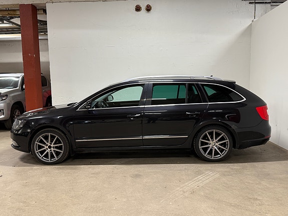 Skoda Superb 8 of 30