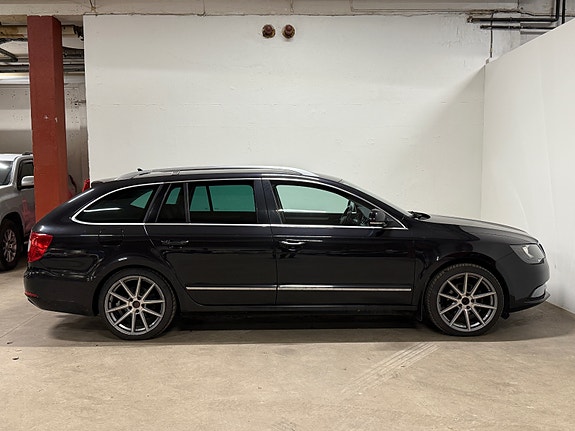 Skoda Superb 13 of 30