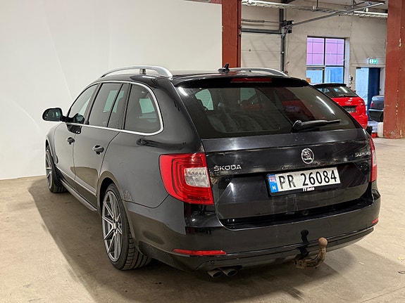 Skoda Superb 9 of 30