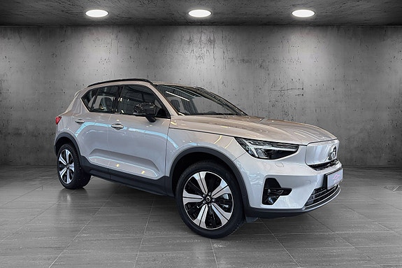 Volvo XC40 7 of 26