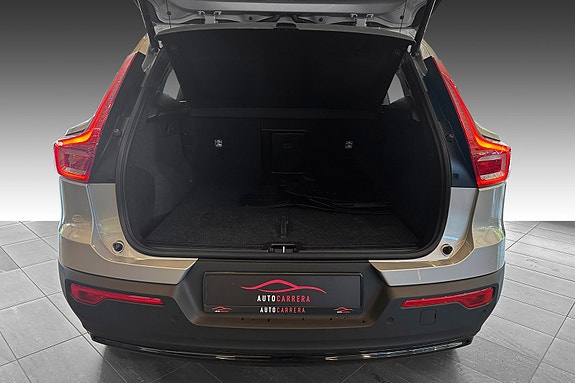 Volvo XC40 9 of 26