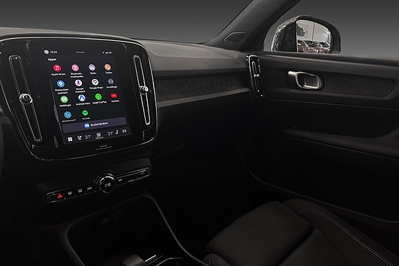 Volvo XC40 16 of 26