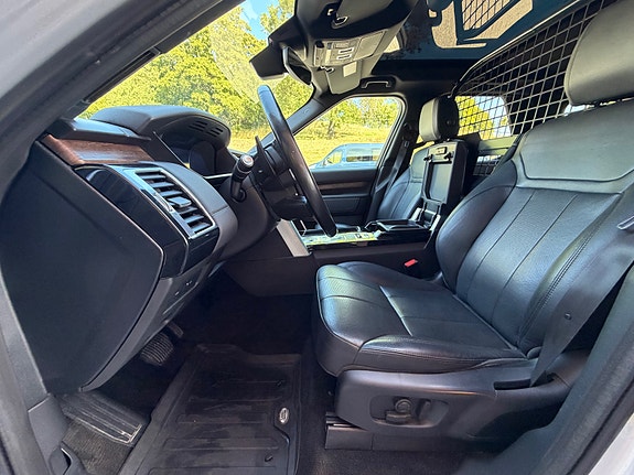 Land Rover Discovery 21 of 30