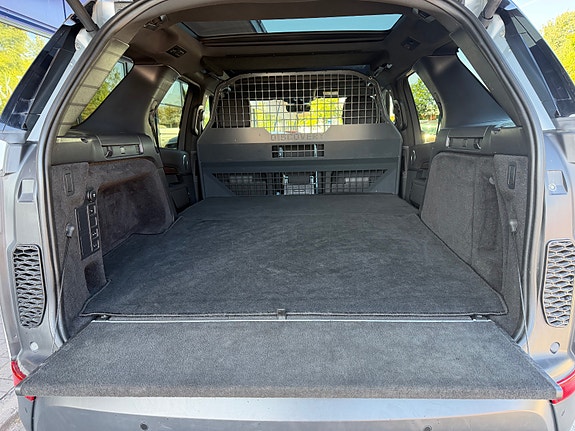Land Rover Discovery 19 of 30