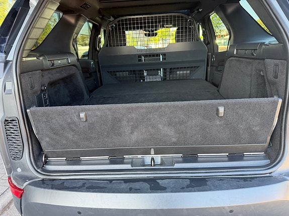 Land Rover Discovery 16 of 30