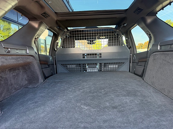 Land Rover Discovery 18 of 30