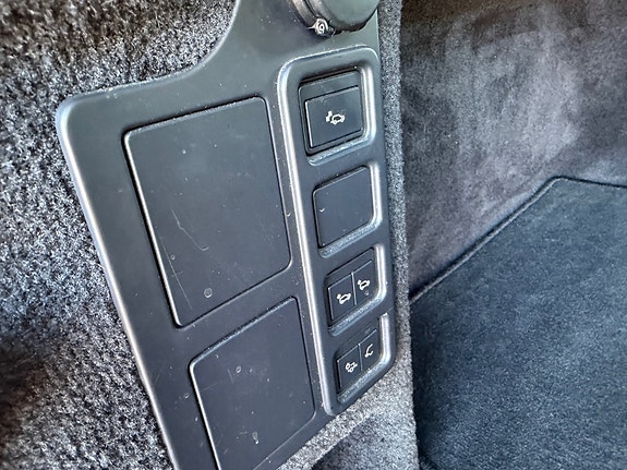 Land Rover Discovery 17 of 30