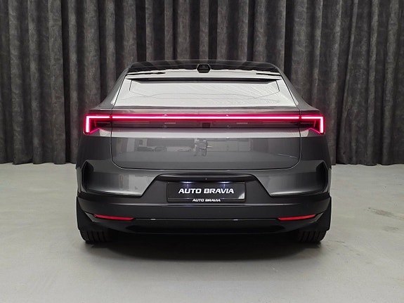 Polestar 4 6 of 30