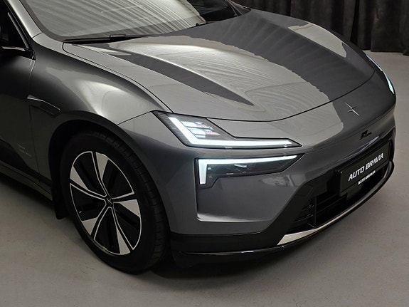 Polestar 4 10 of 30