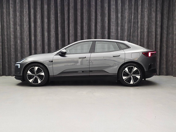 Polestar 4 4 of 30