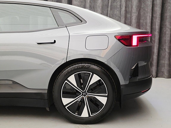 Polestar 4 14 of 30