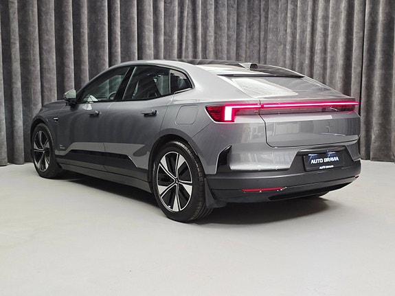 Polestar 4 5 of 30