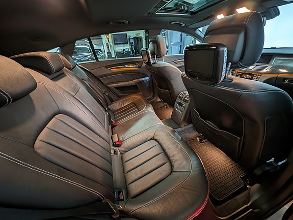 Mercedes-Benz CLS500 16 of 18