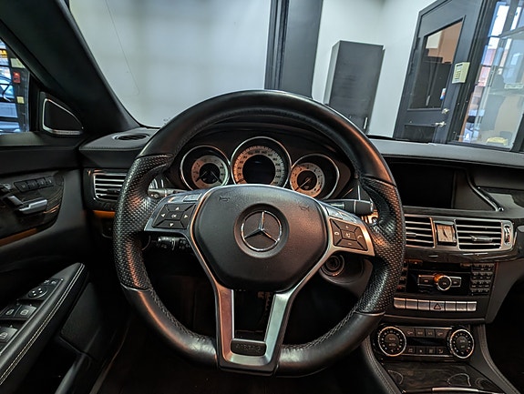 Mercedes-Benz CLS500 10 of 18