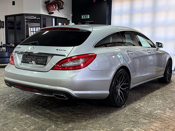 Mercedes-Benz CLS500 5 of 18