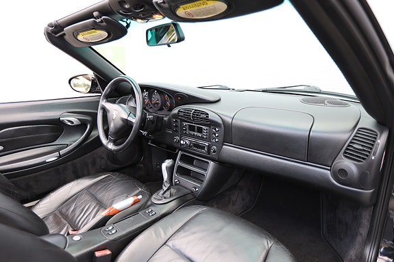 Porsche 911 24 of 30