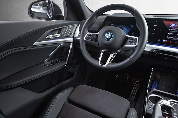 BMW iX1 27 of 30