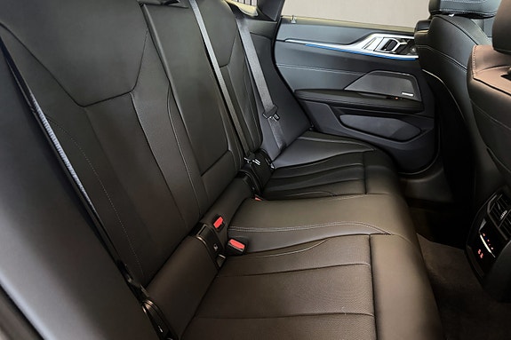 BMW i4 16 of 30