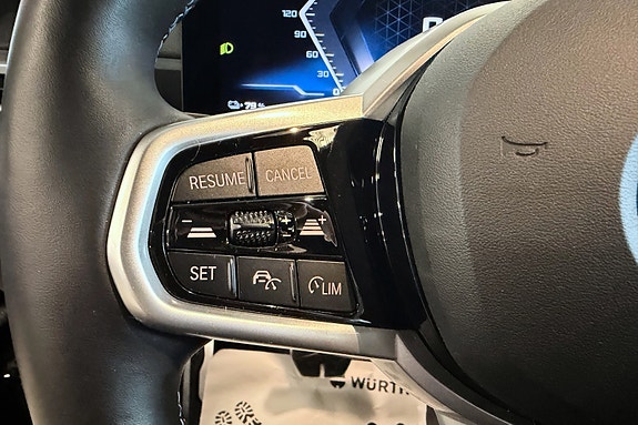 BMW i4 21 of 30