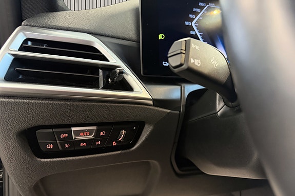 BMW i4 23 of 30