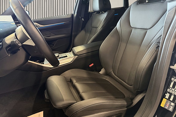 BMW i4 10 of 30