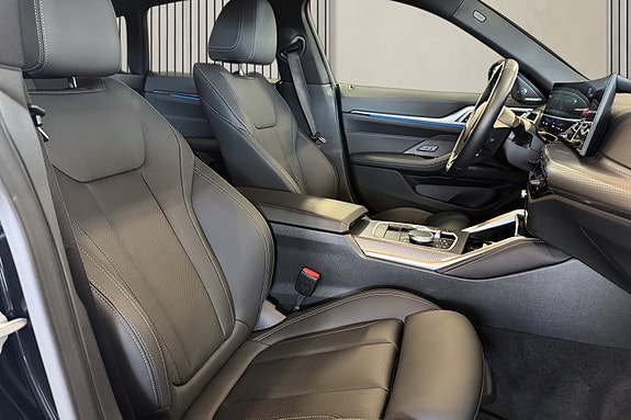 BMW i4 13 of 30